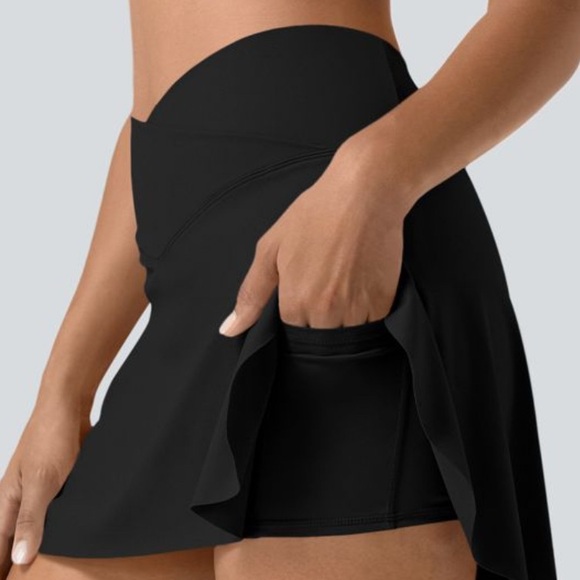 NWOT Everyday Softlyzero™ Airy Crossover 2-in-1 Mini Skirt black - Picture 4 of 8